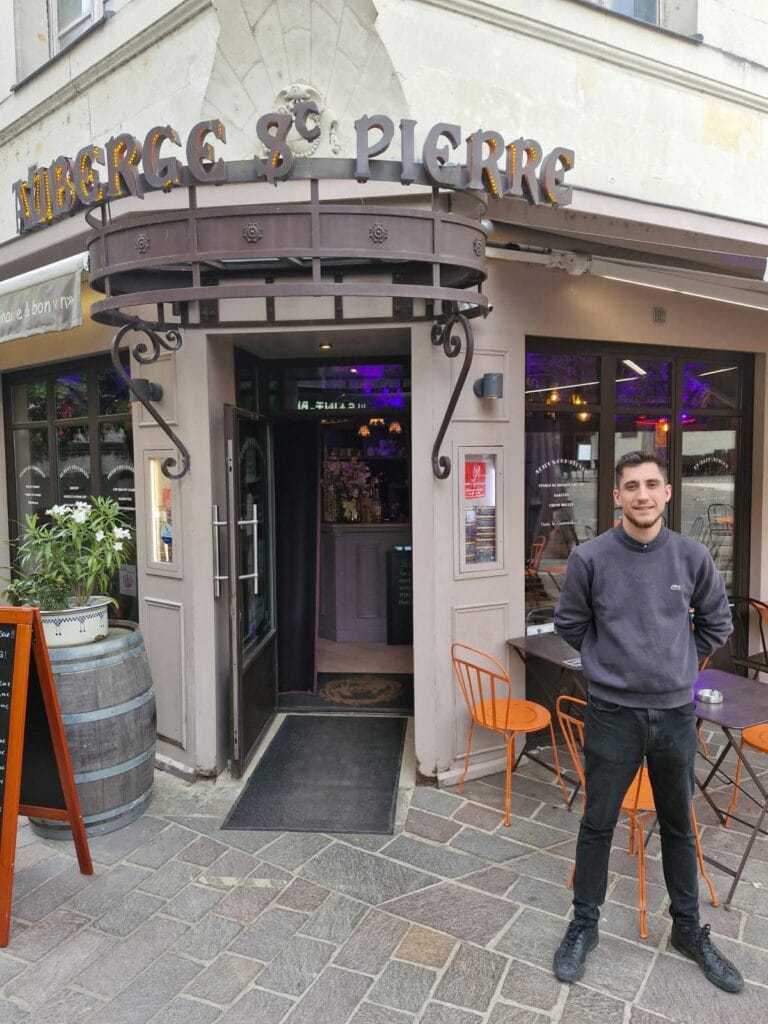 Candidat européen José Luis, chef de rang, prêt pour une prise de poste rapide pour votre recrutement urgent.